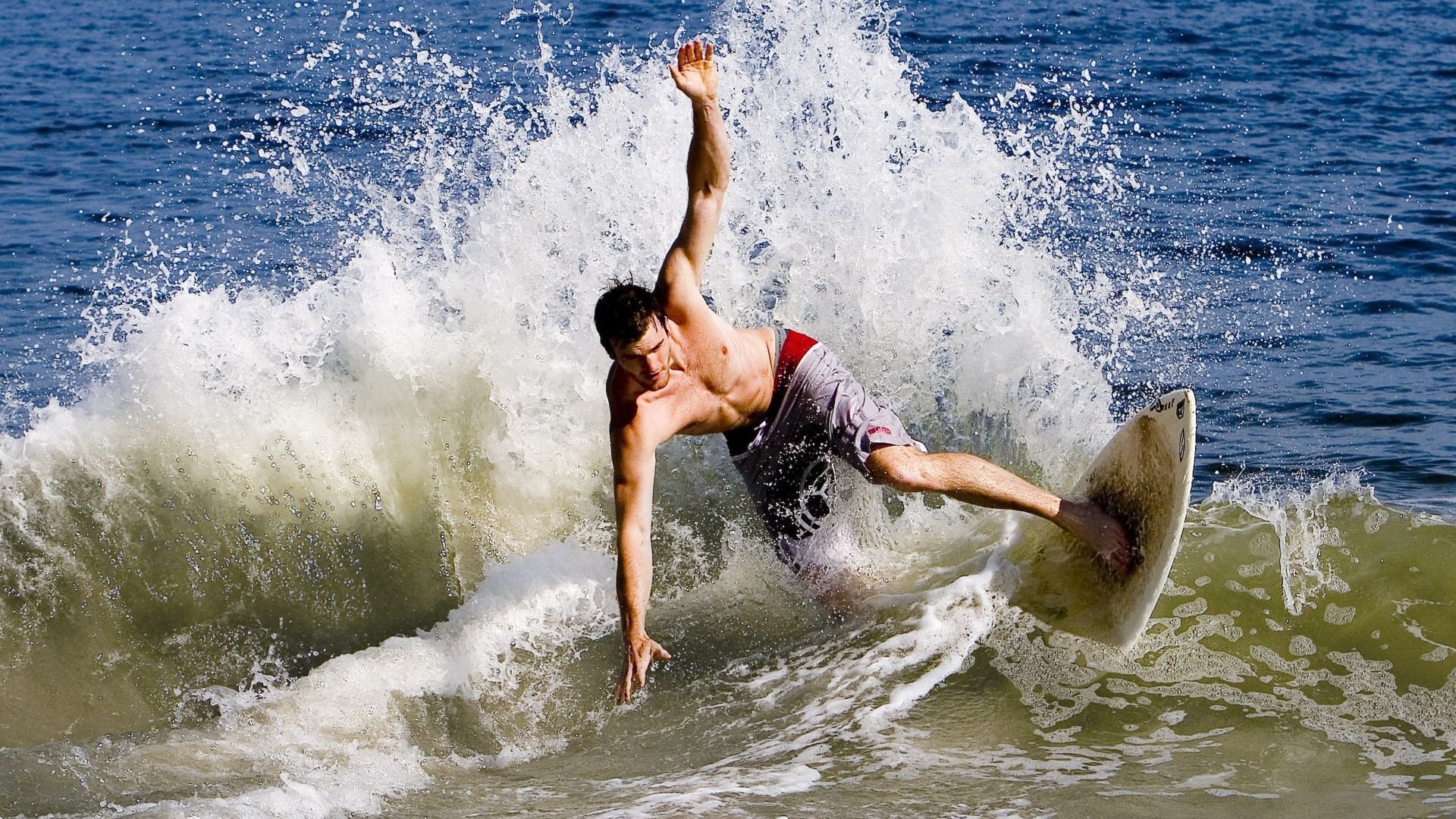 开云体育-【新手教程】零基础学会比赛中的基本攻防策略，论述在比赛中如何才能有效的攻击2-3区域联防